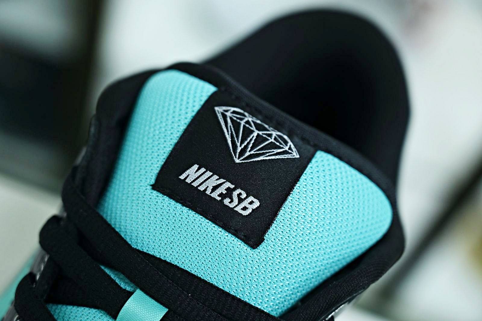 Nike Dunk SB Low Diamond Supply Co.Tiffany