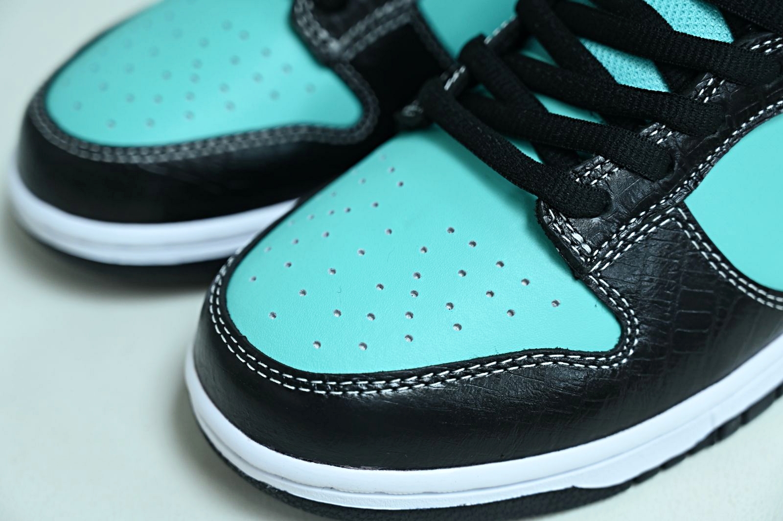 Nike Dunk SB Low Diamond Supply Co.Tiffany