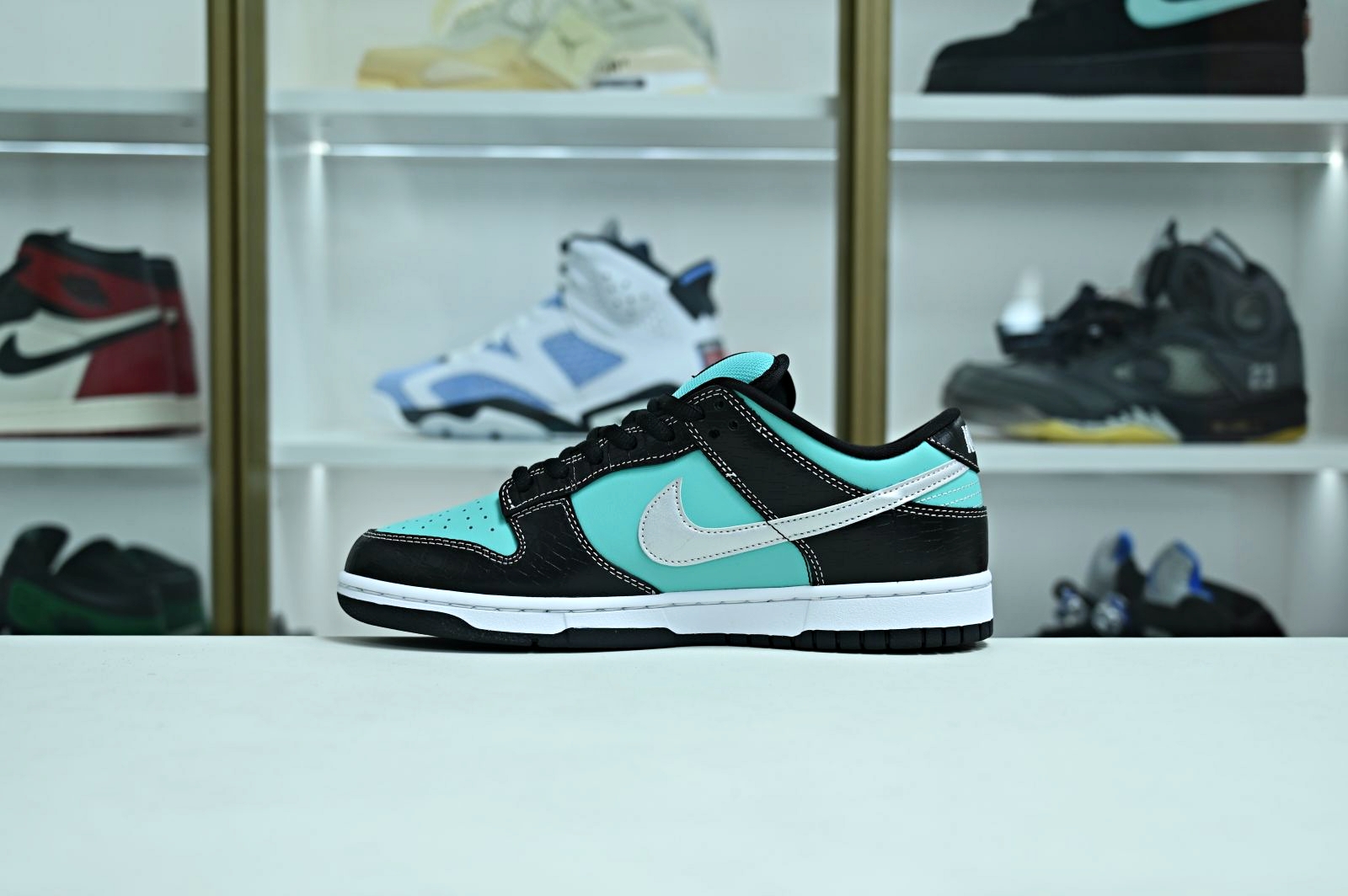 Nike Dunk SB Low Diamond Supply Co.Tiffany