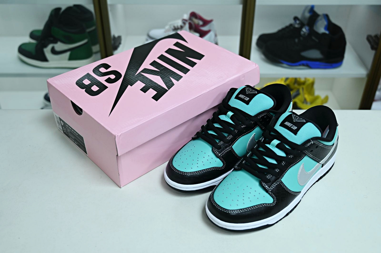 Nike Dunk SB Low Diamond Supply Co.Tiffany