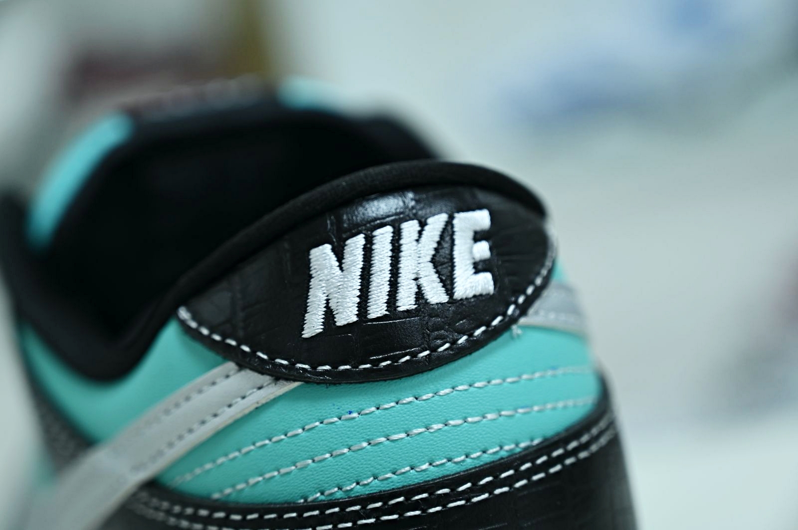 Nike Dunk SB Low Diamond Supply Co.Tiffany