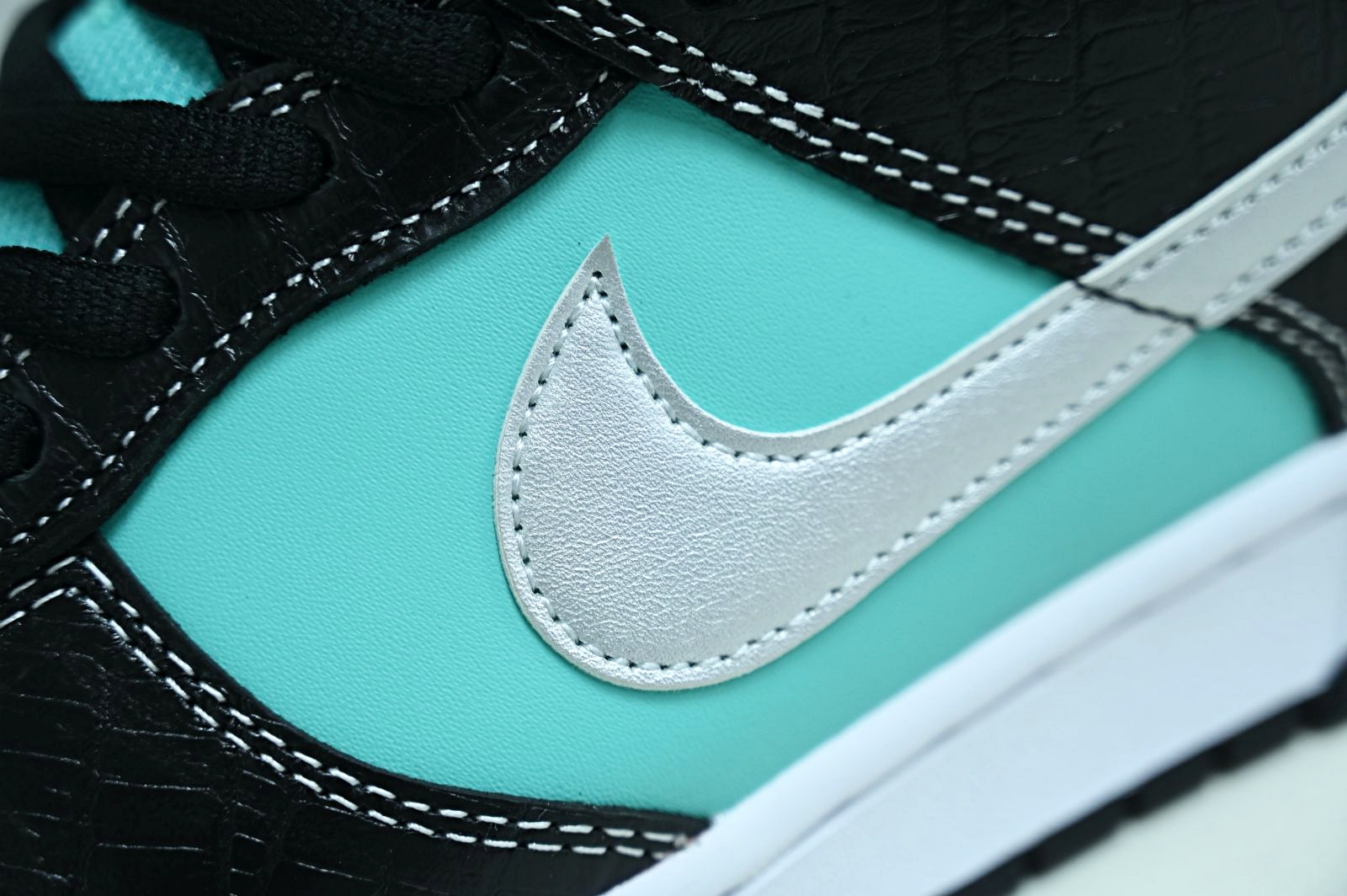 Nike Dunk SB Low Diamond Supply Co.Tiffany