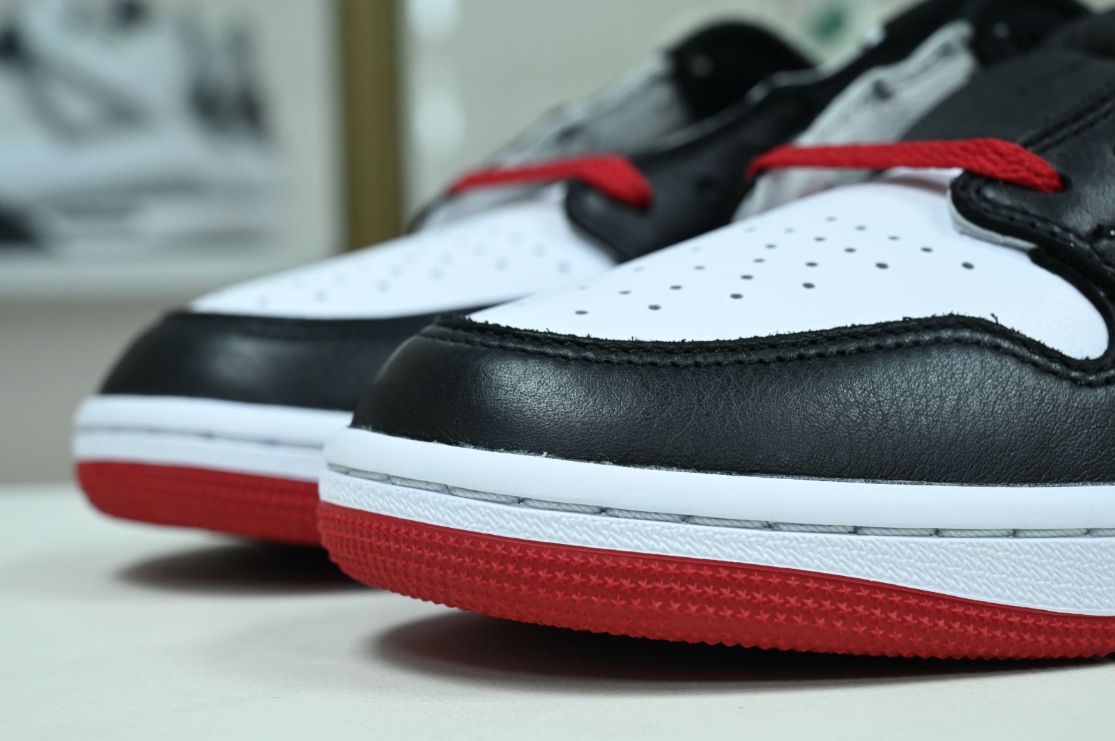 Jordan Air Jordan 1 Low OG "Black Toe"