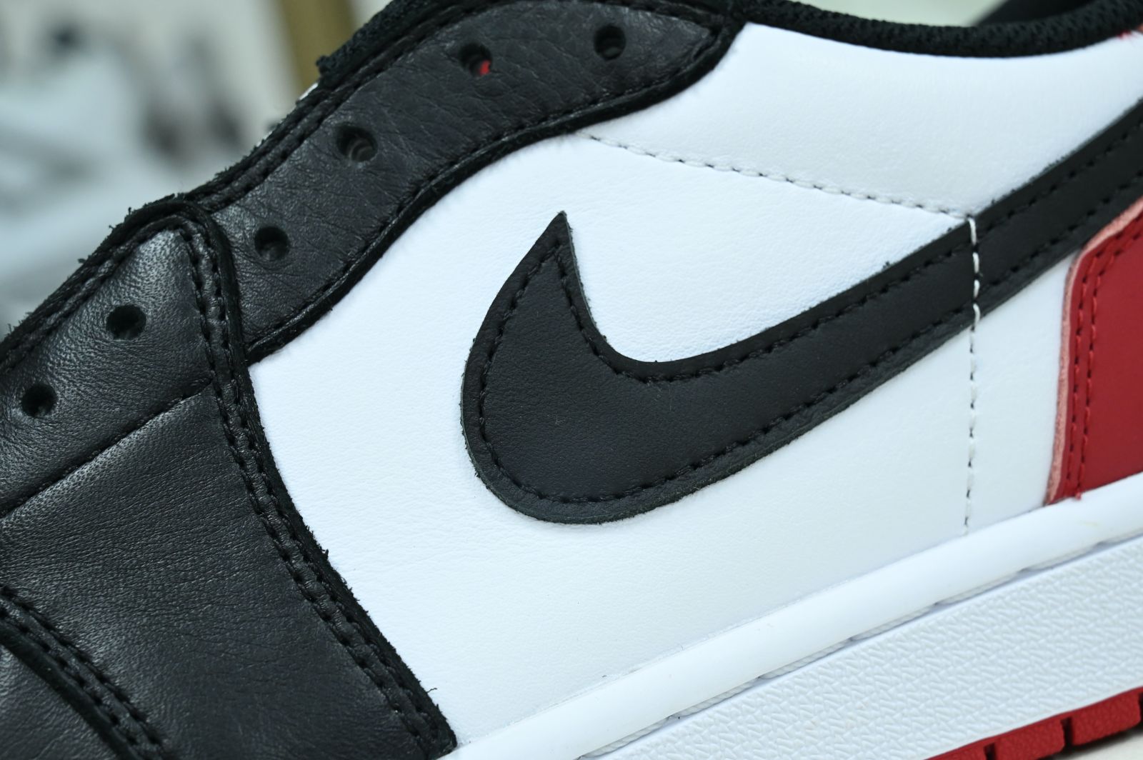 Jordan Air Jordan 1 Low OG "Black Toe"