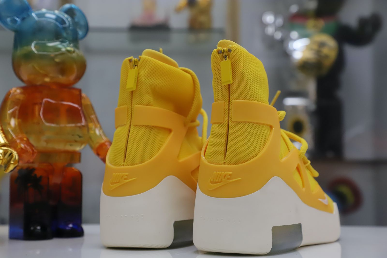 Nike Air Fear of God 1 amarillo fog