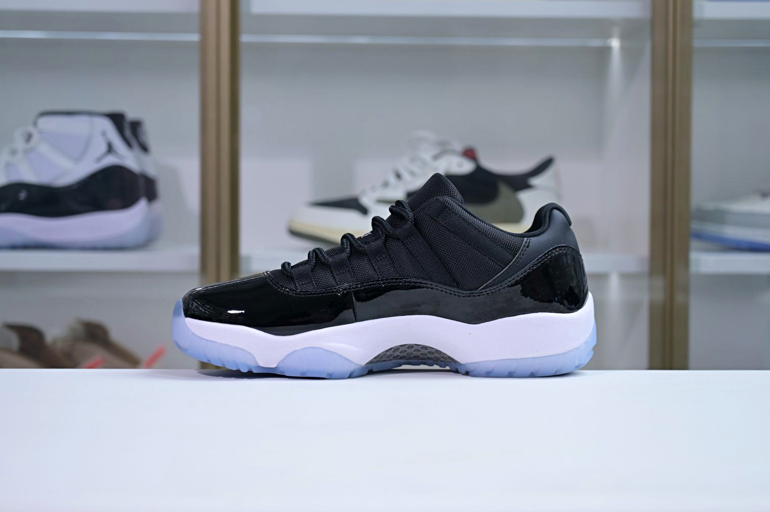 Air Jordan 11 Low "Space Jam"