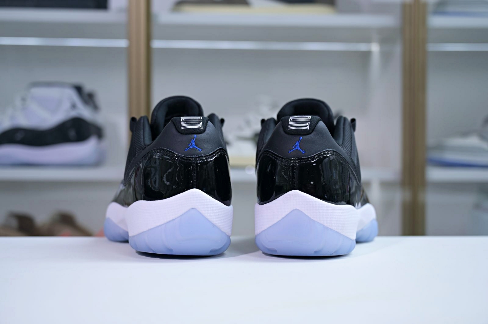 Air Jordan 11 Low "Space Jam"