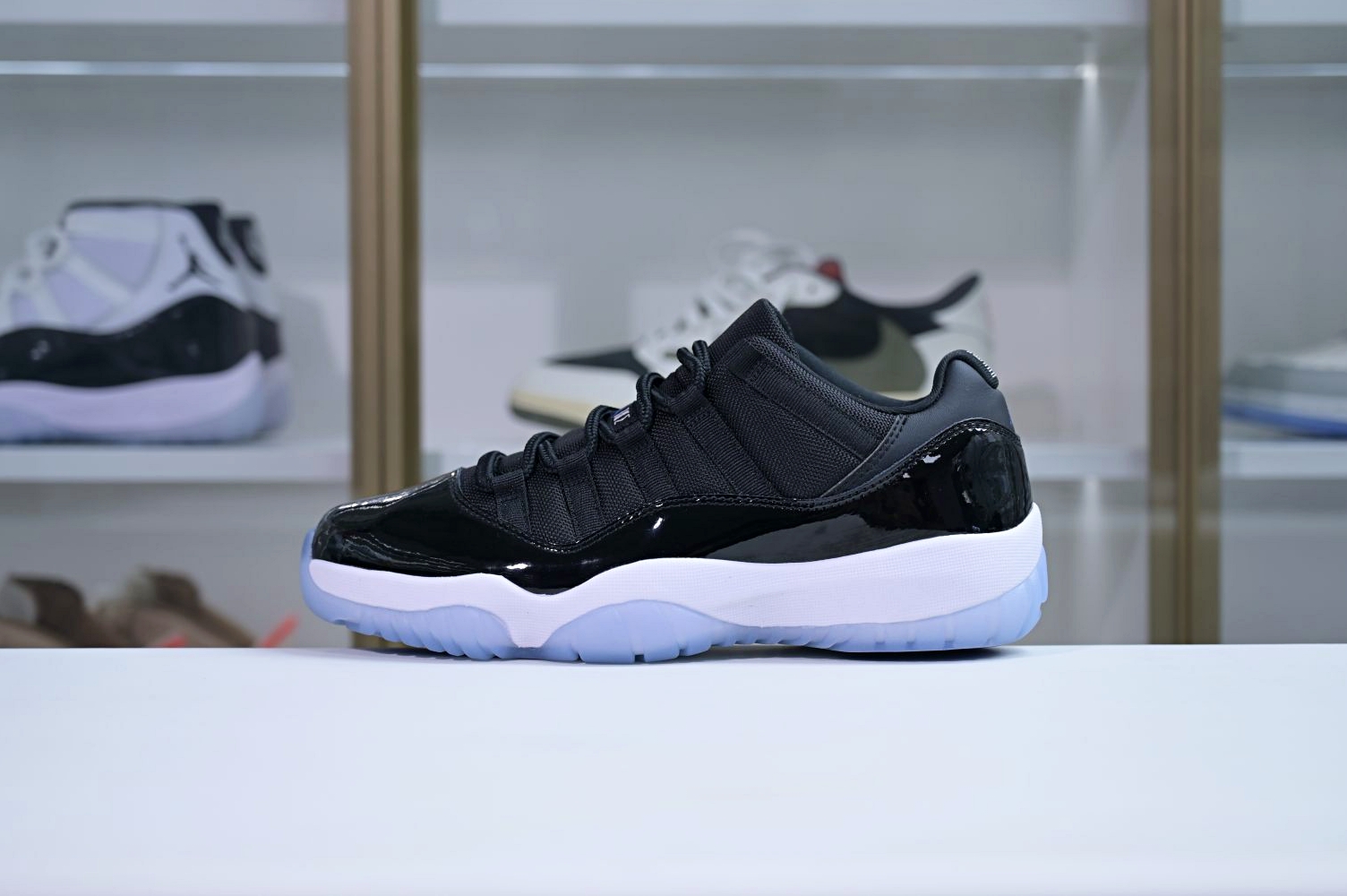 Air Jordan 11 Low "Space Jam"