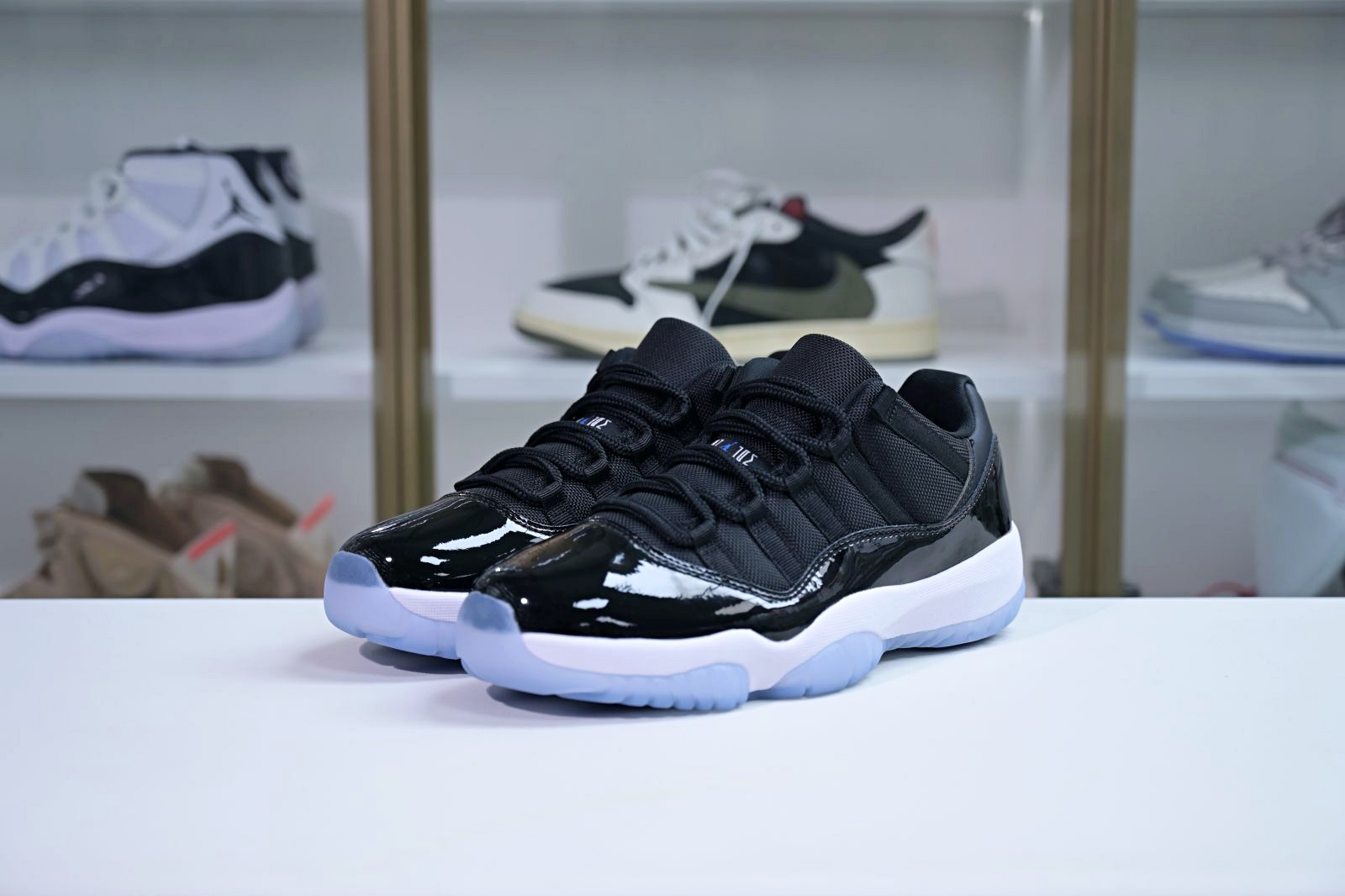 Air Jordan 11 Low "Space Jam"