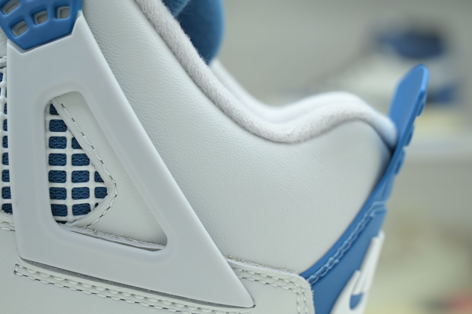 Air Jordan 4 "Military Blue" 2024