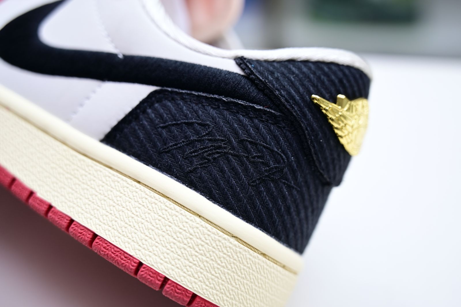 Trophy Room x Jordan Air Jordan 1 Low OG “Away”