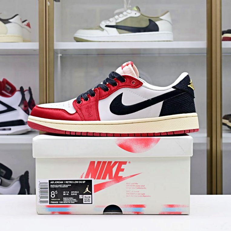 Trophy Room x Jordan Air Jordan 1 Low OG “Away”