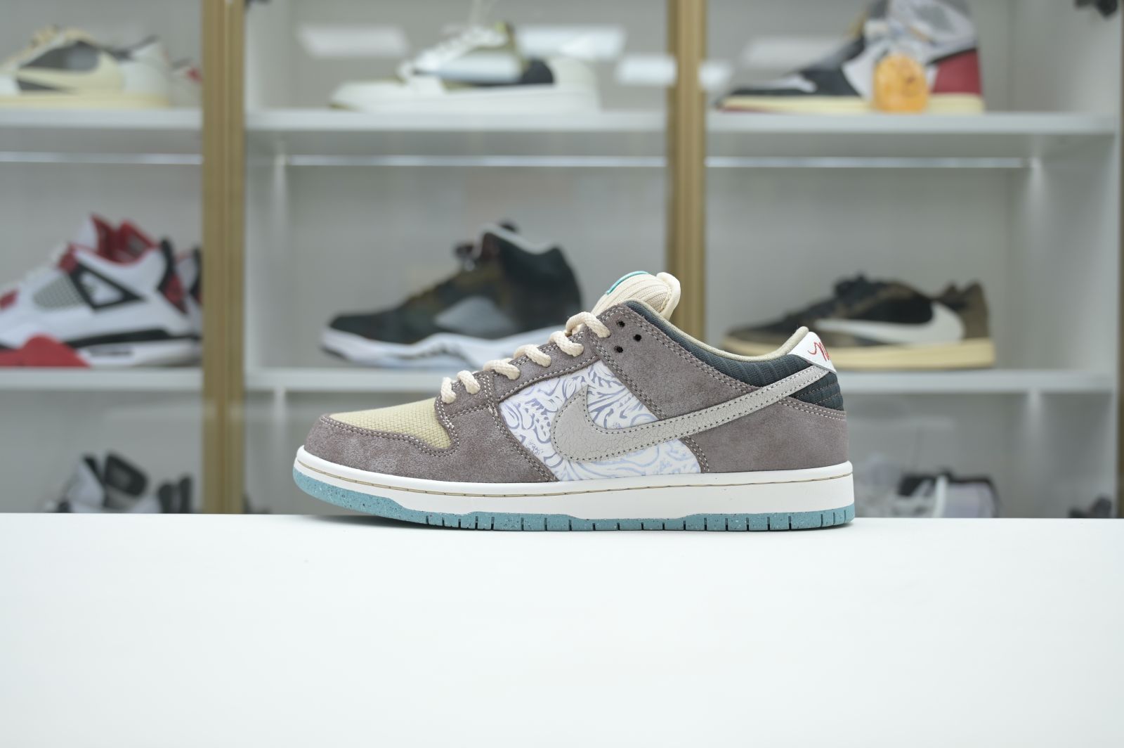 Nike SB Dunk Low"Big Money Savings"