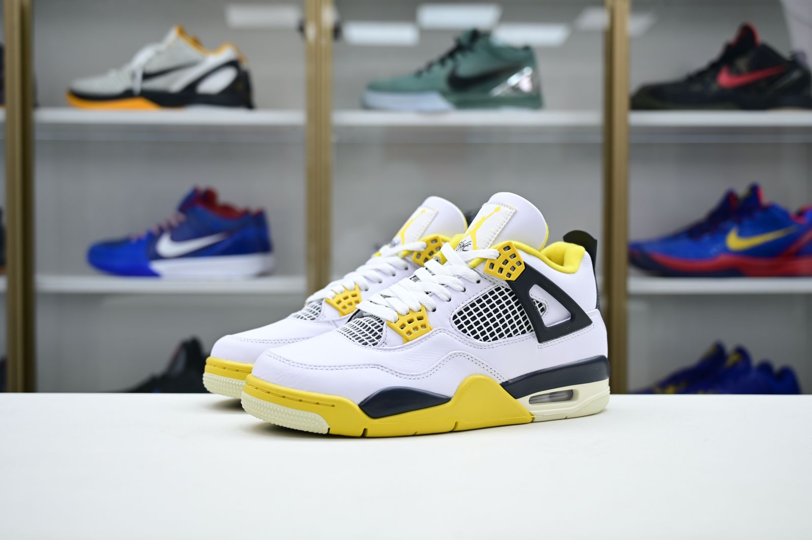 Jordan Air Jordan 4 "Vivid Sulfur"