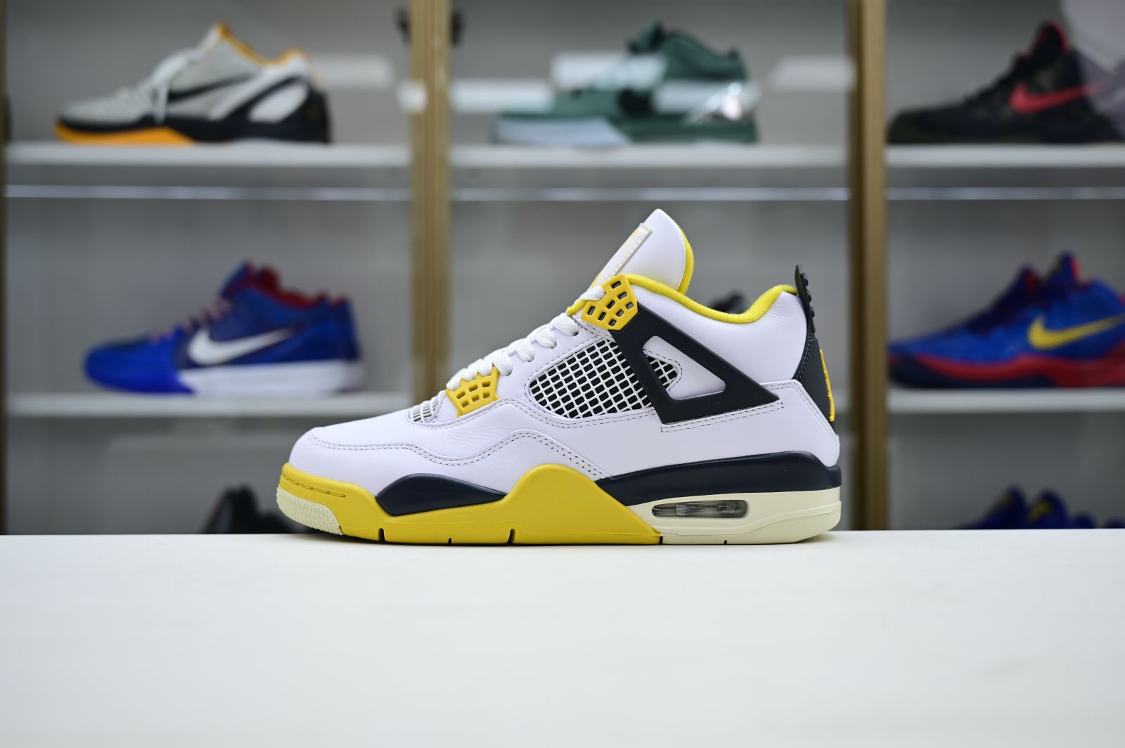 Jordan Air Jordan 4 "Vivid Sulfur"