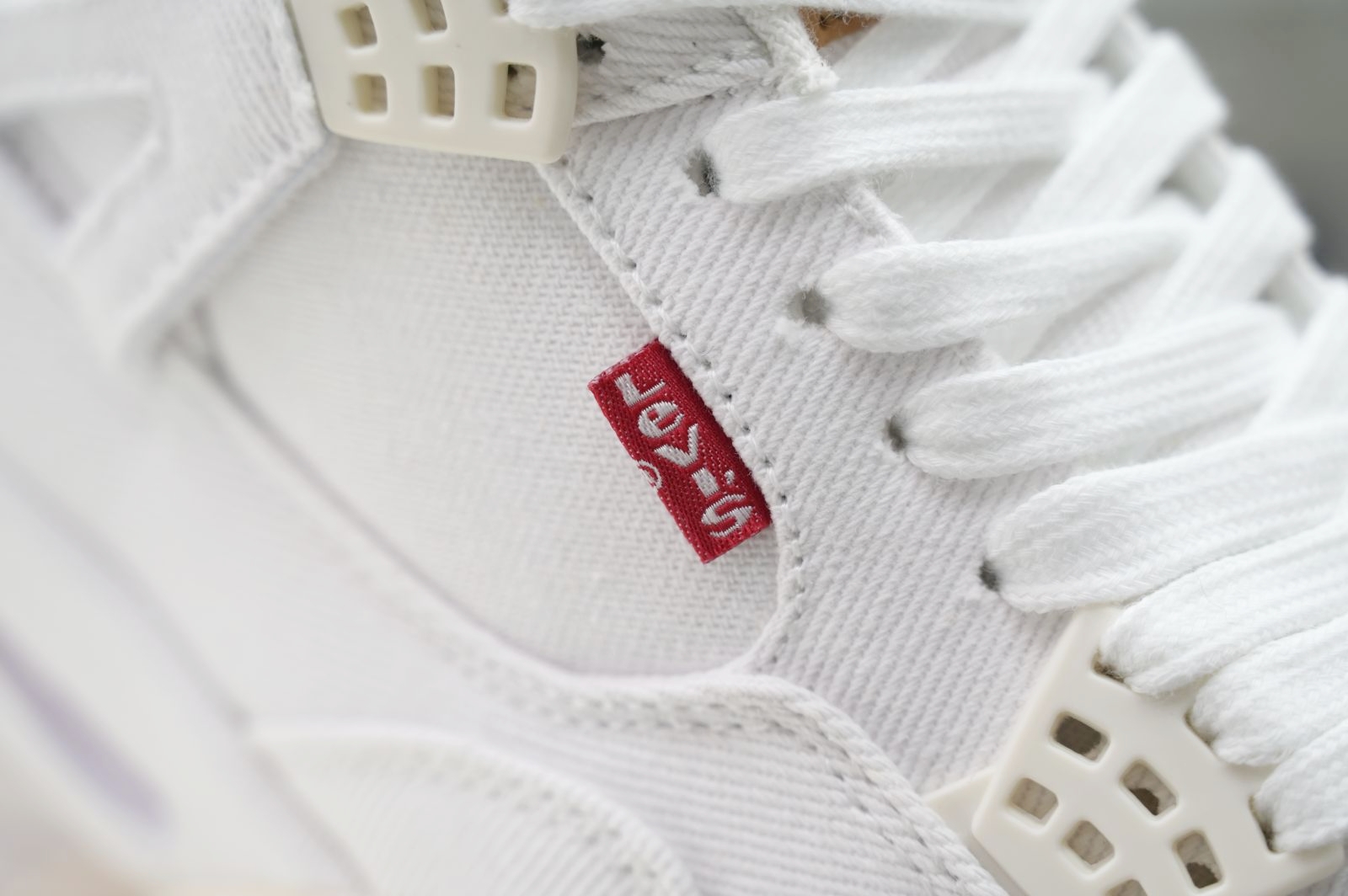 Jordan Air Jordan 4 levis white (levis tag)