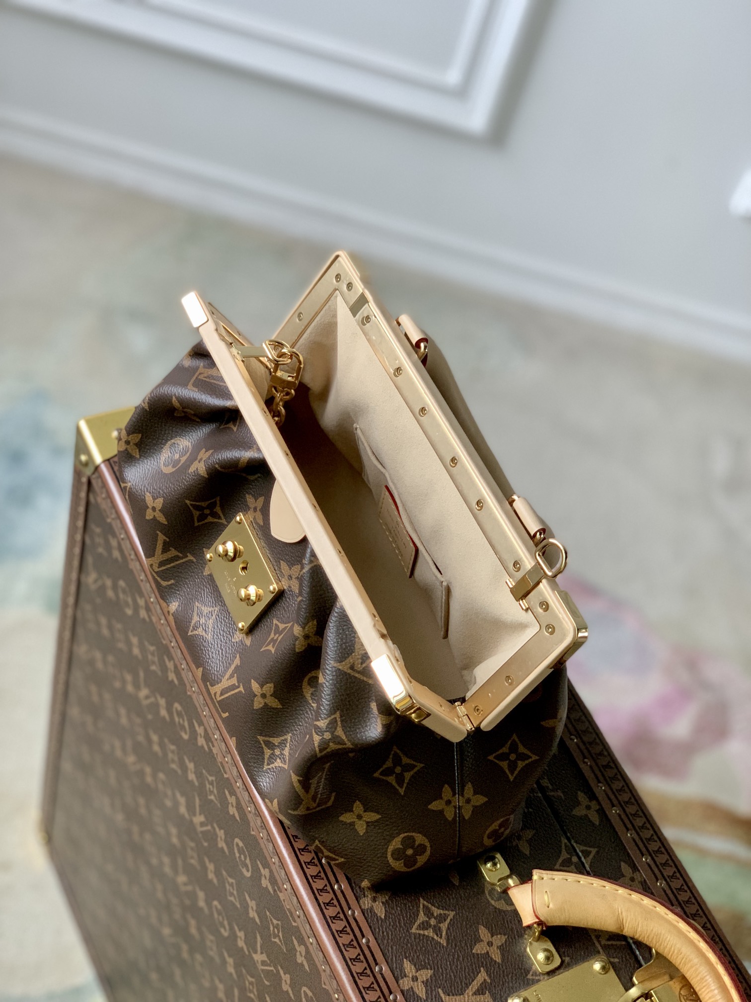 Authentic LOUIS VUITTON Monogram Monogram Clutch M46544 Bag  #M46-544-A00-0000