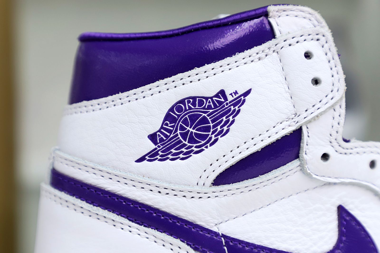 Air Jordan 1 High OG Court Purple