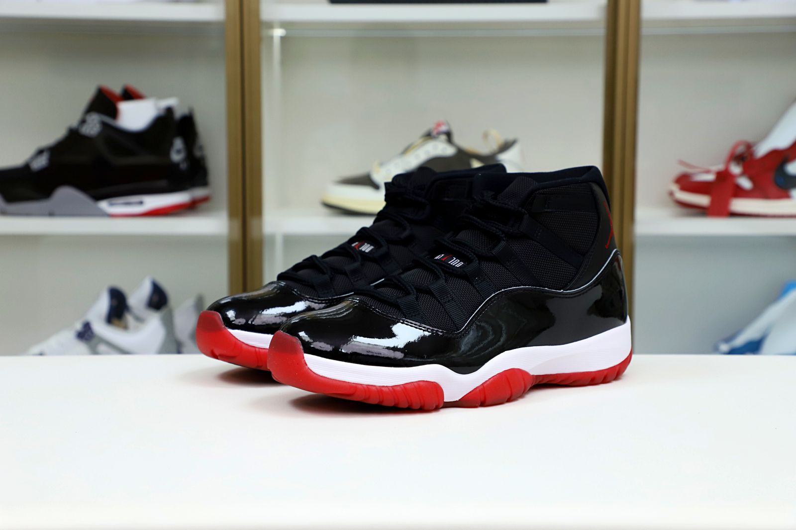 AIR JORDAN 11 RETRO 