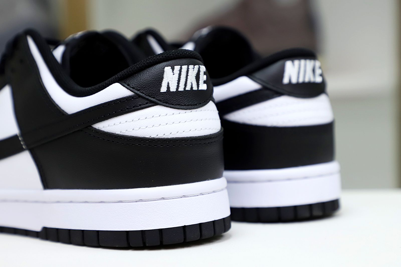 DUNK LOW PANDA 