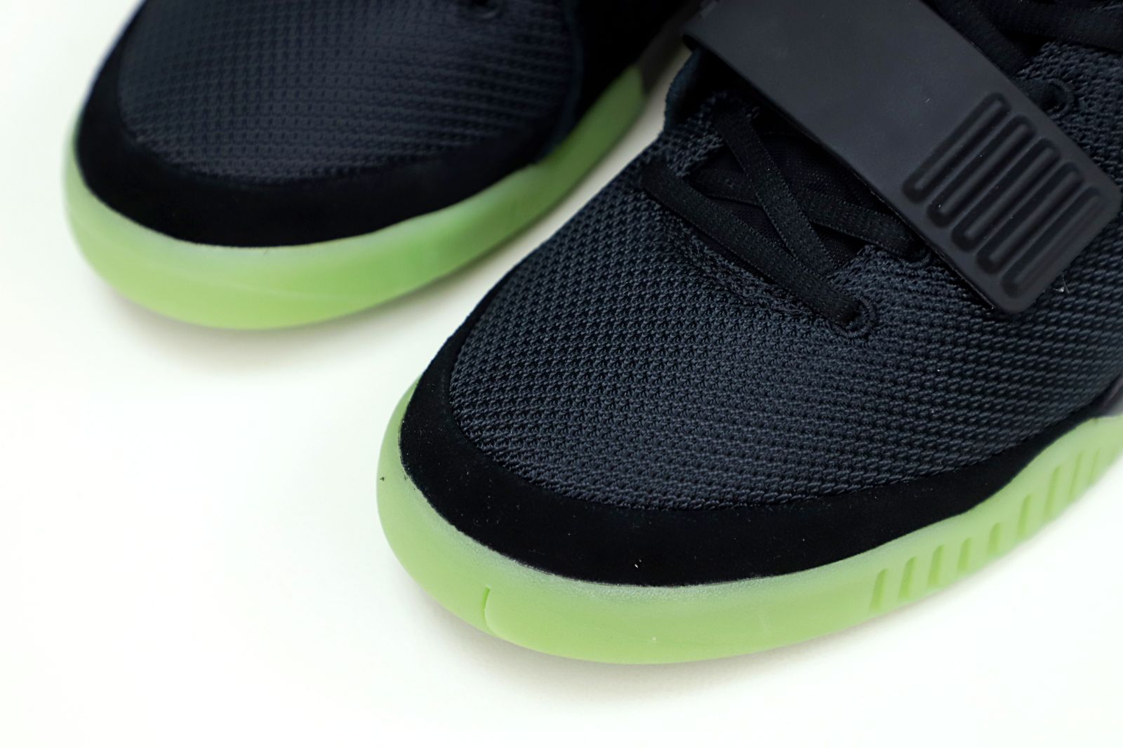 Nike Air Yeezy 2 solar red