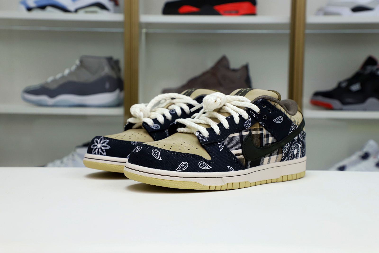 TRAVIS SCOTT X DUNK LOW PREMIUM QS SB 