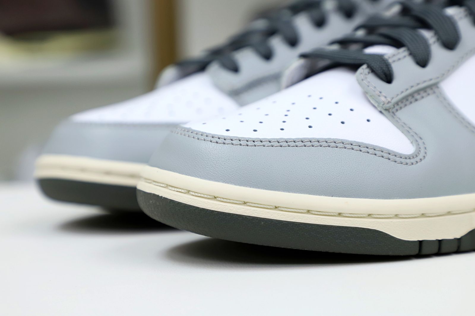 Nike Dunk Low Light Smoke Grey