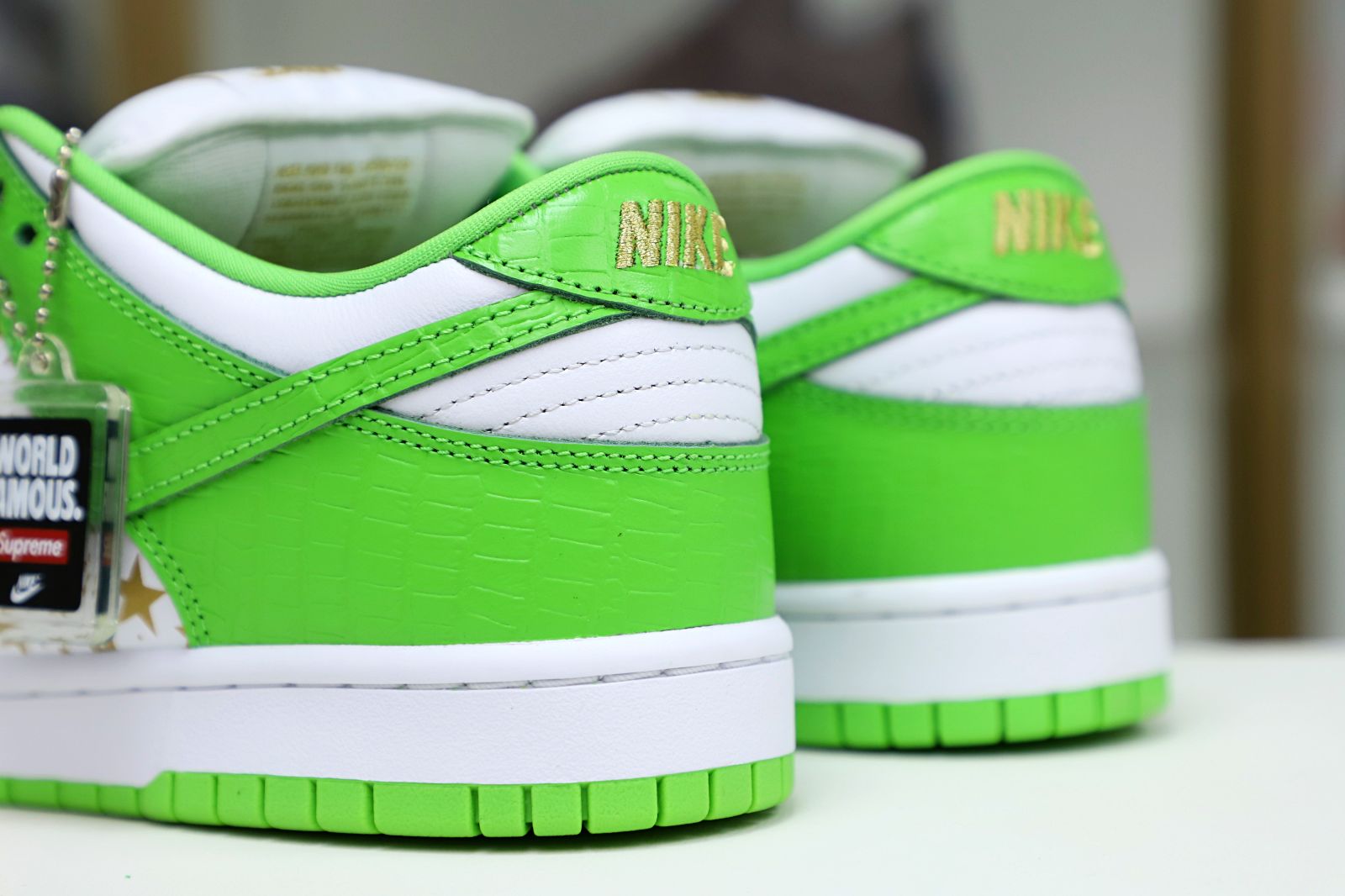 Supreme x Nike SB Dunk Low "Mean Green"