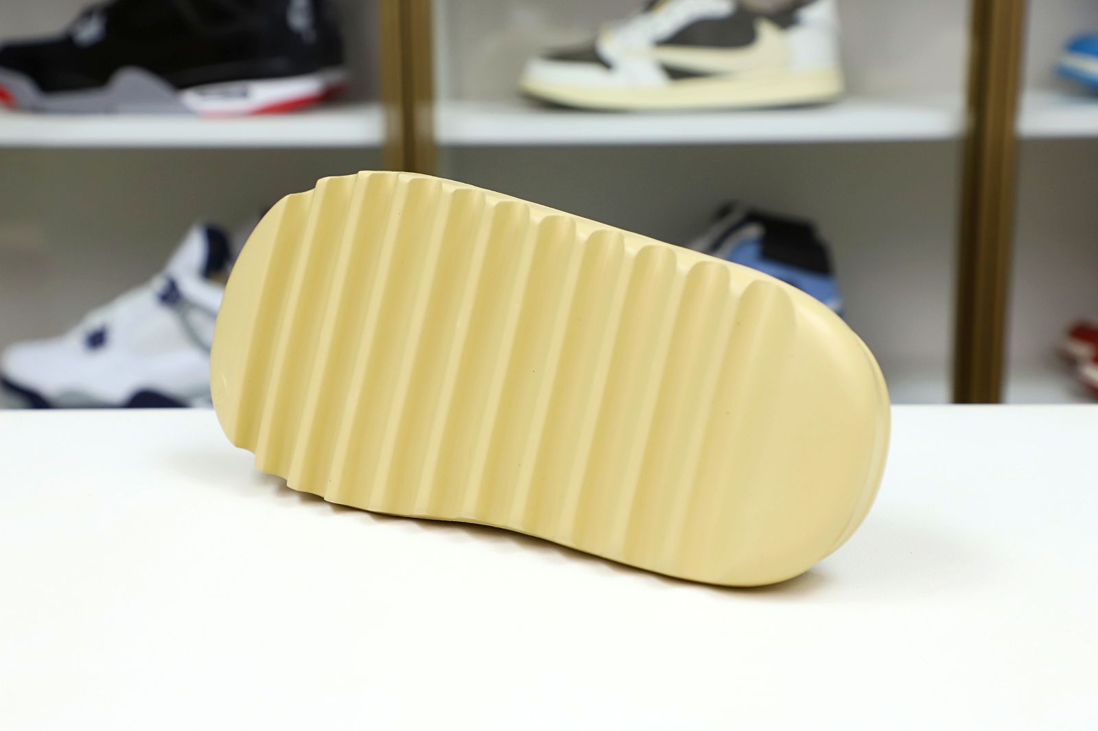 Yeezy Slide "sand" FW6344