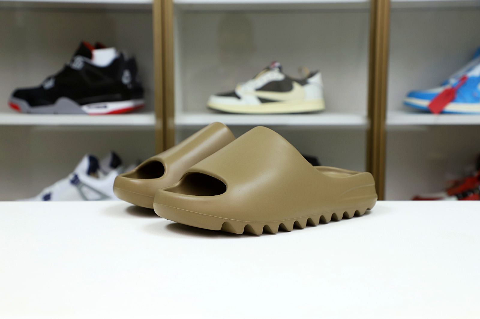 Yeezy Slide BrownFV8425