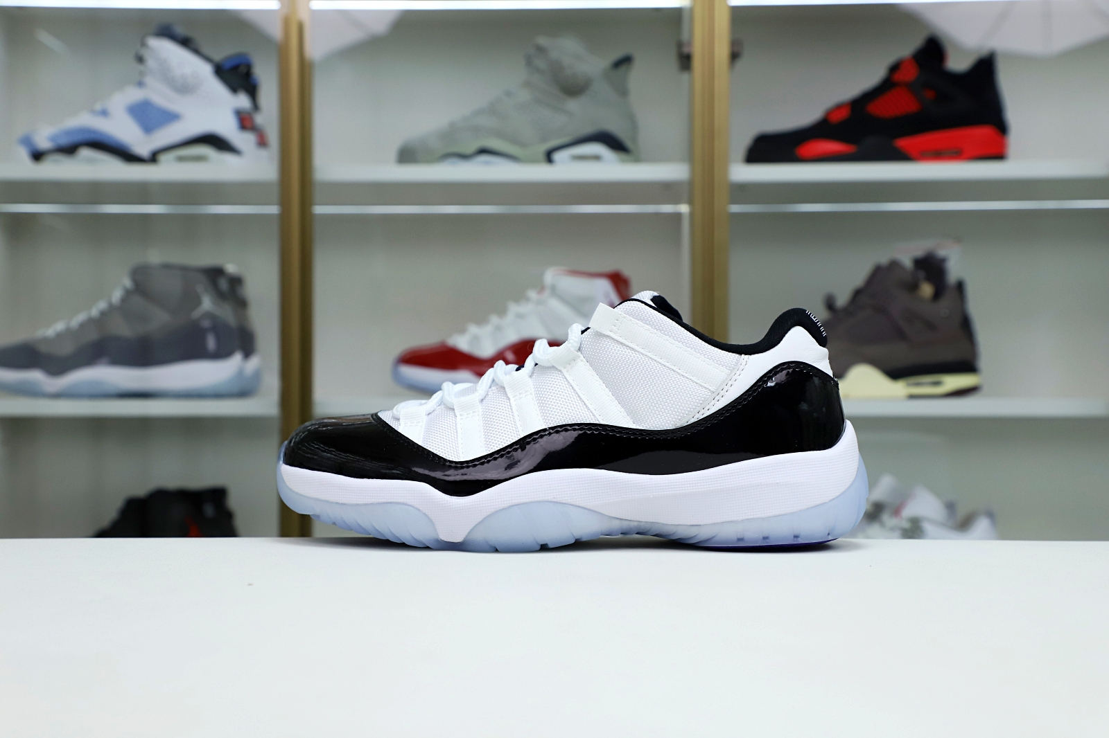 AIR JORDAN 11 RETRO LOW CONCORD