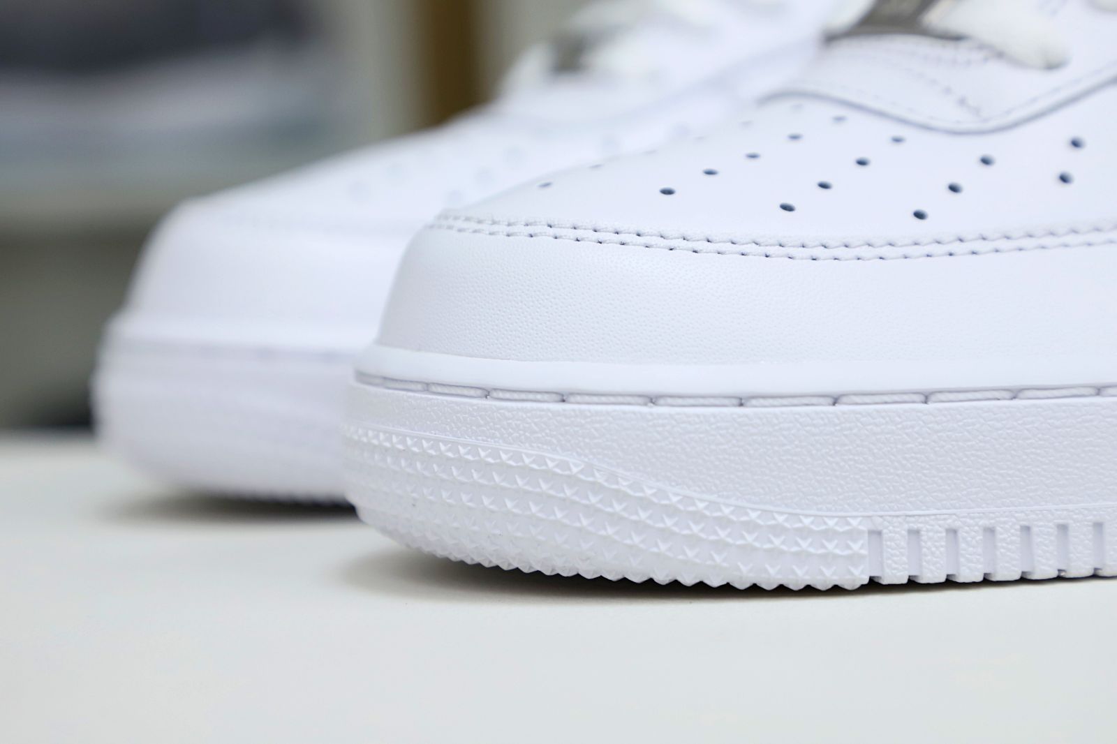 Nike Air Force 1 Low "Triple White"