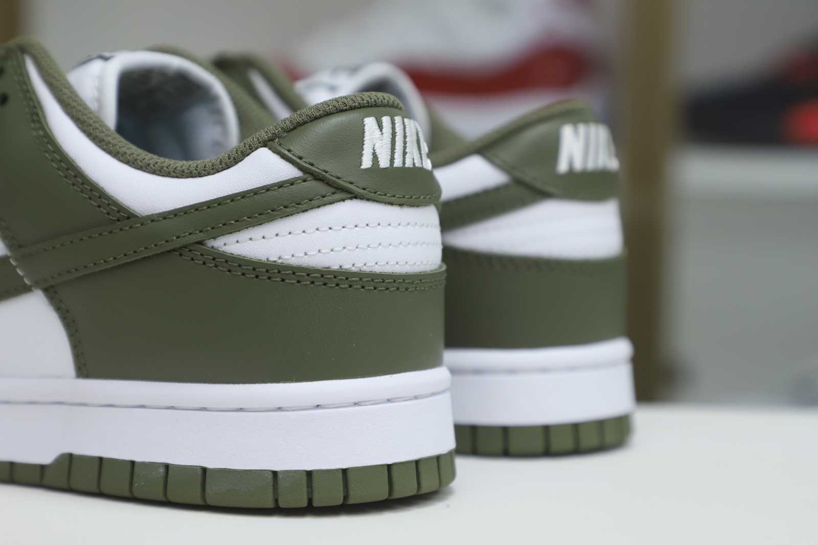 Nike Dunk Low "Medium Olive"