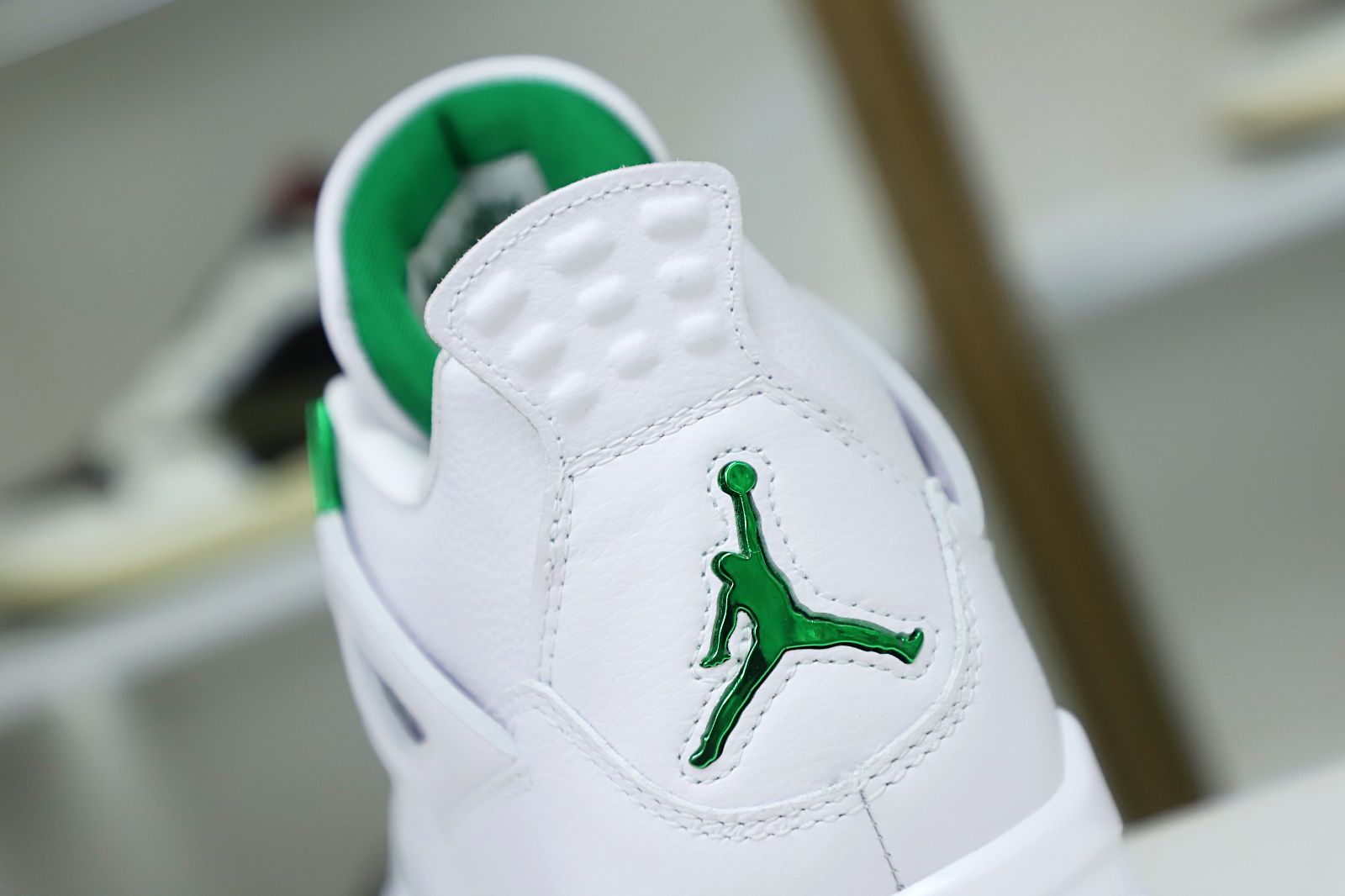 AIR JORDAN 4 RETRO"GREEN METALLIC"