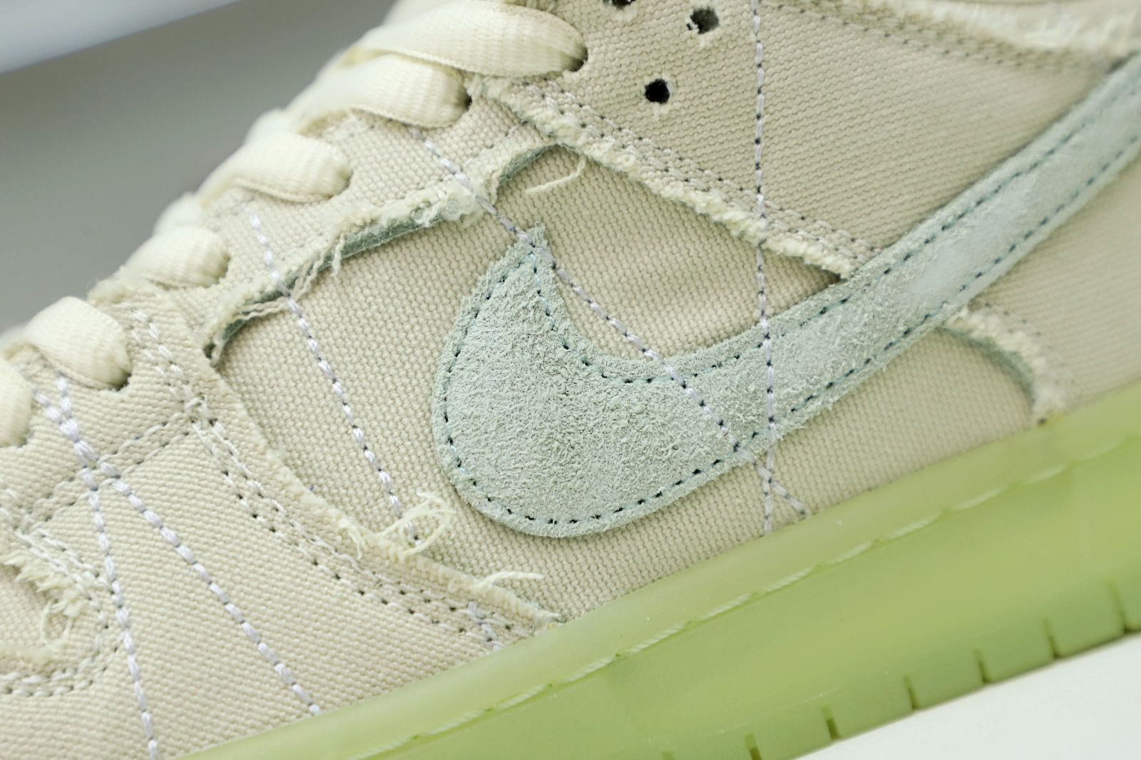 NIKE SB DUNK LOW MUMMY