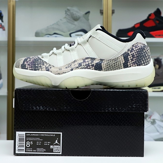 AIR JORDAN 11 LOW SNAKESKIN LIGHT BONE