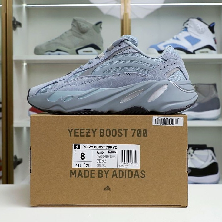 Yeezy boost 700 v2 hospita blue