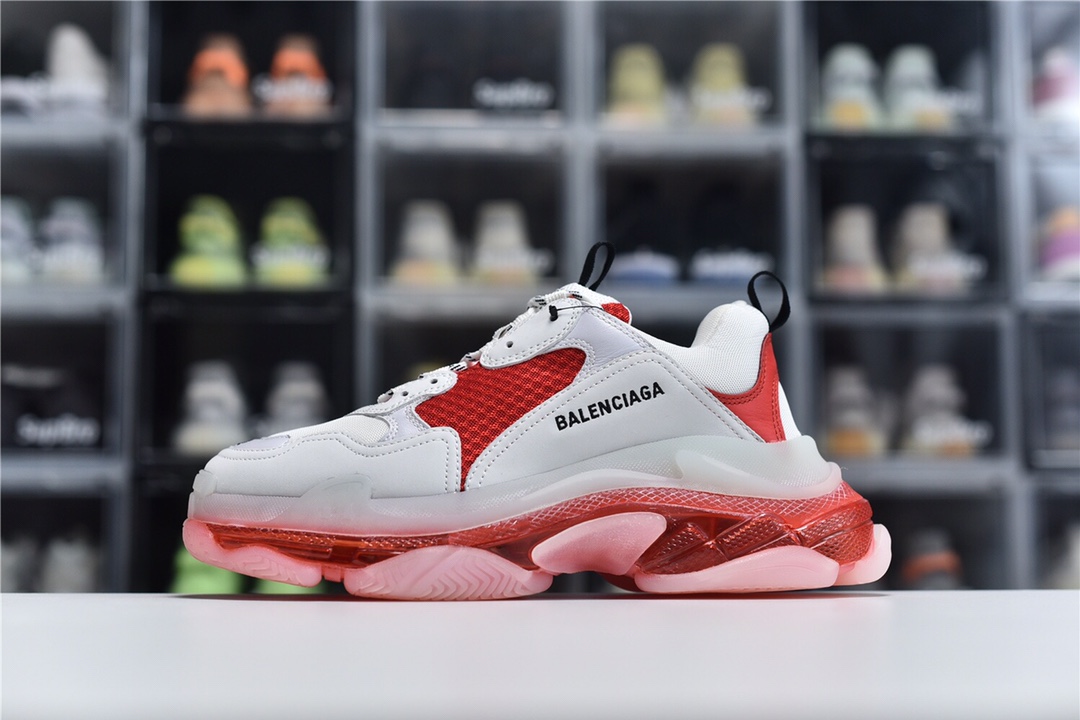 Balenciaga is available in all sizes. You cannot place an order on the website. You can contact customer service to purchase.BLGA Triple S