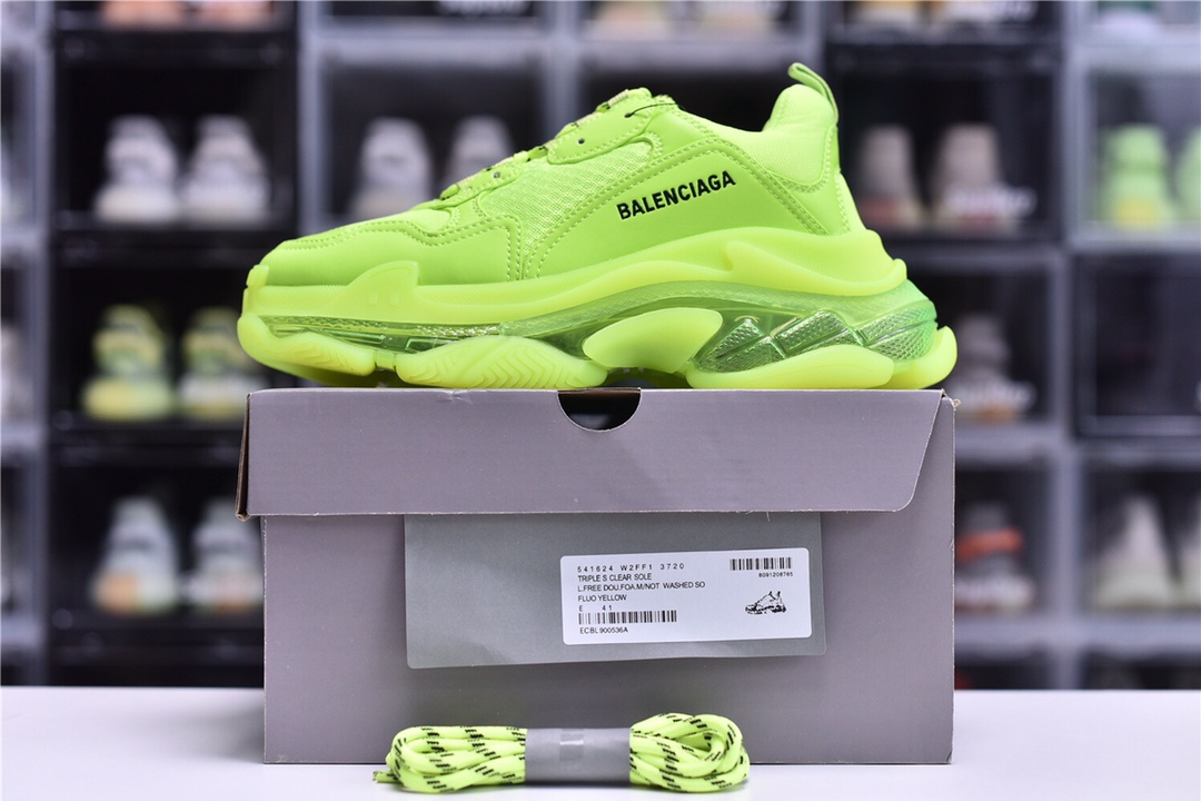 Balenciaga is available in all sizes. You cannot place an order on the website. You can contact customer service to purchase.BLGA Triple S