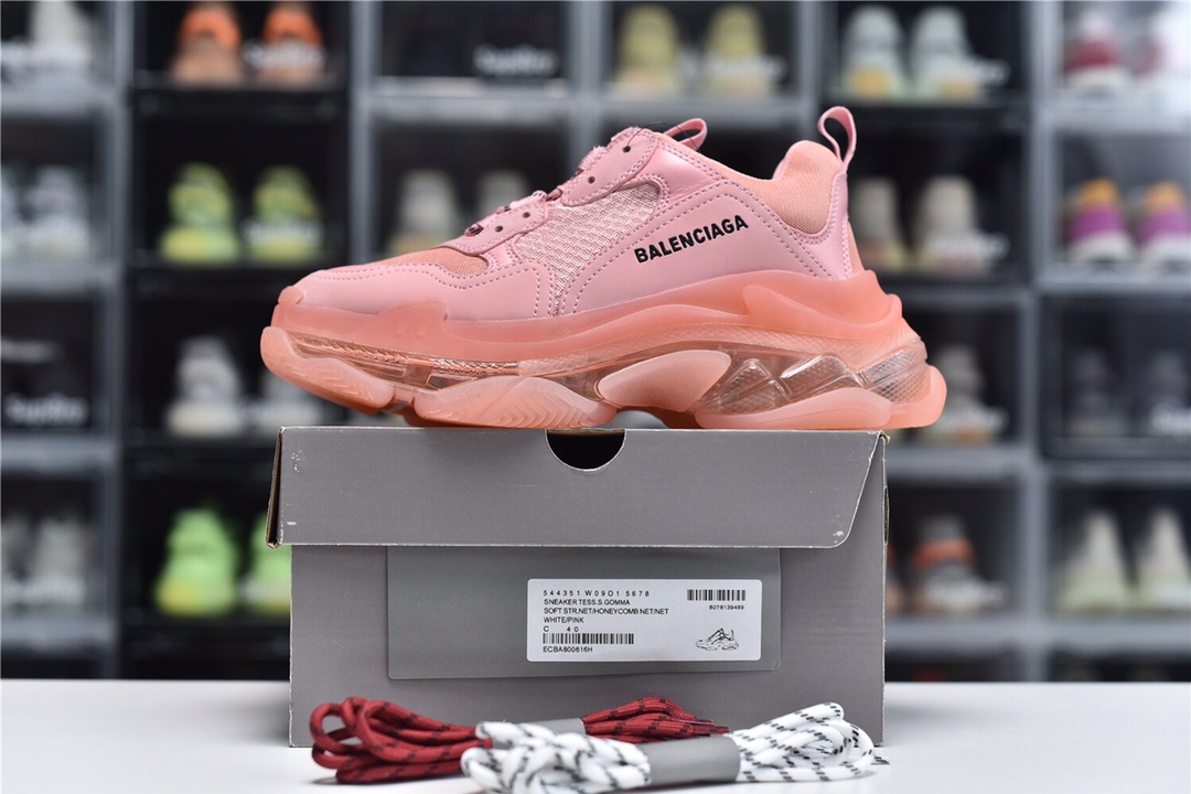 Balenciaga is available in all sizes. You cannot place an order on the website. You can contact customer service to purchase.BLGA Triple S