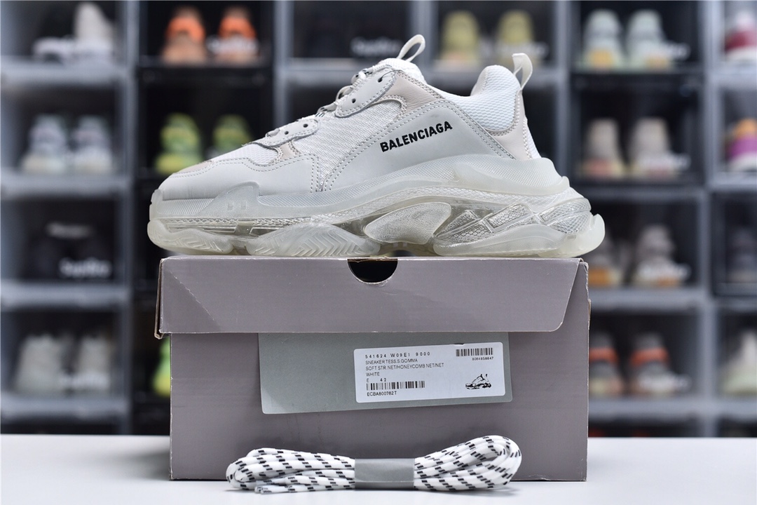 Balenciaga is available in all sizes. You cannot place an order on the website. You can contact customer service to purchase.BLGA Triple S