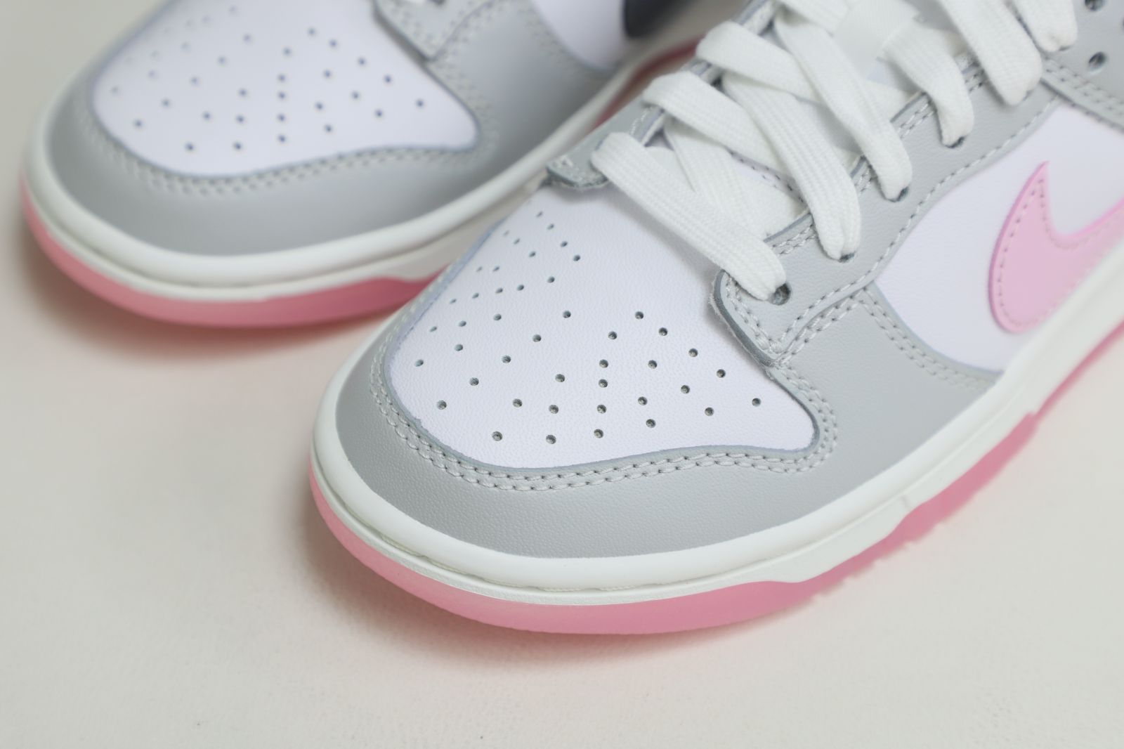 Nike Dunk Low"SummitWhite and Pink Foam"