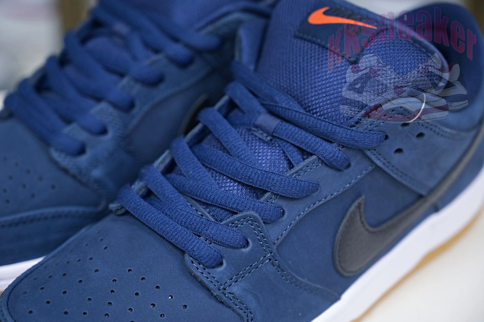 Nike Dunk SB Low Pro Iso "Navy Gum"