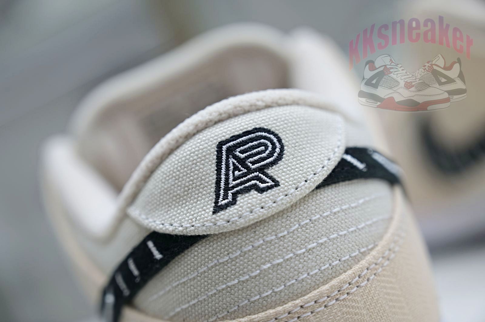 Albino & Preto x Nike Dunk SB Low Pro "Pearl White"