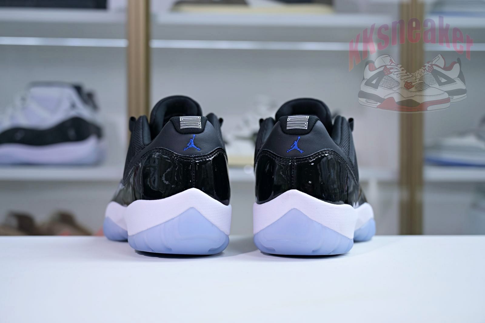 Air Jordan 11 Low "Space Jam"