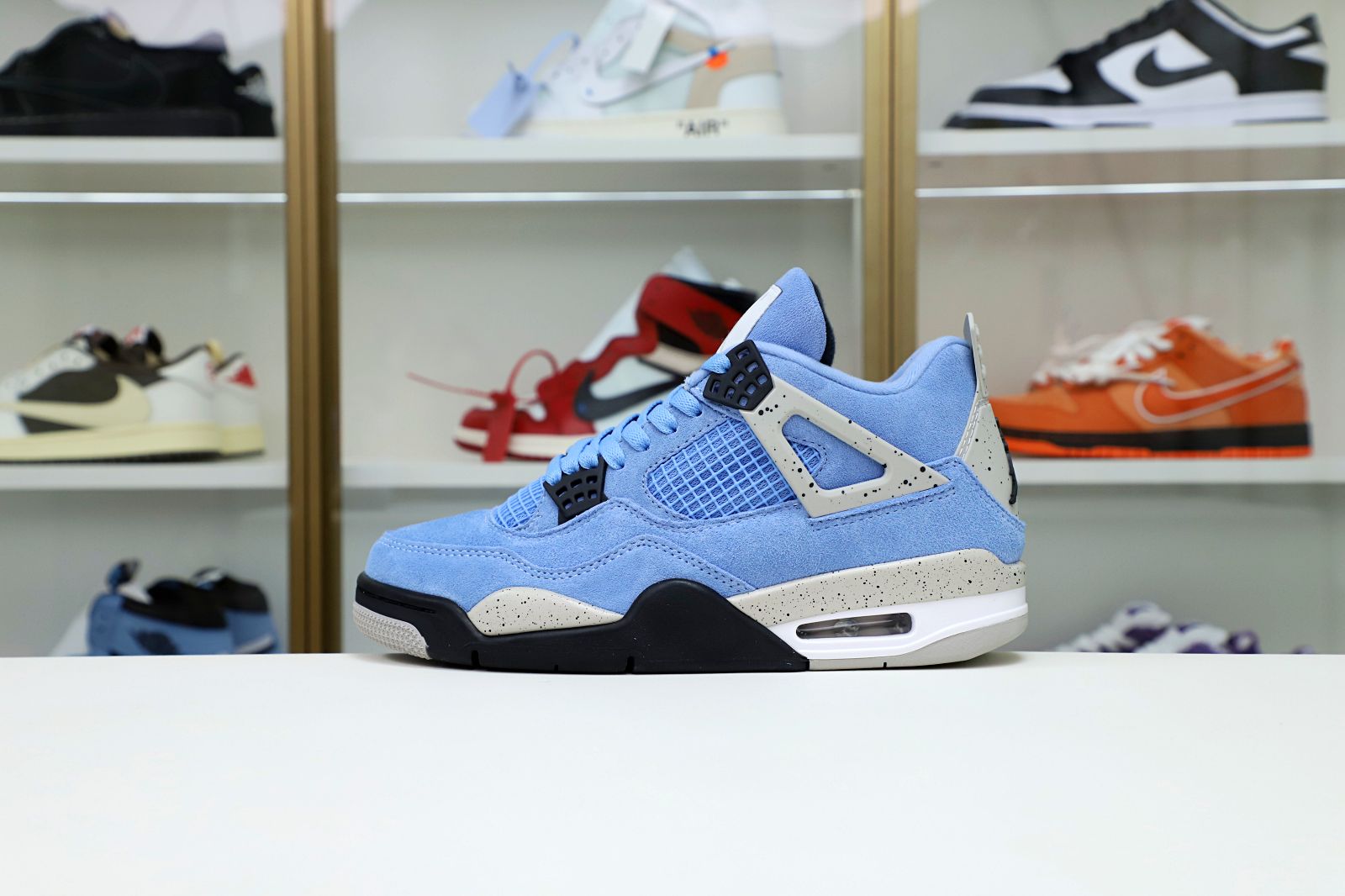 AIR JORDAN 4 UNIVERSITY BLUE