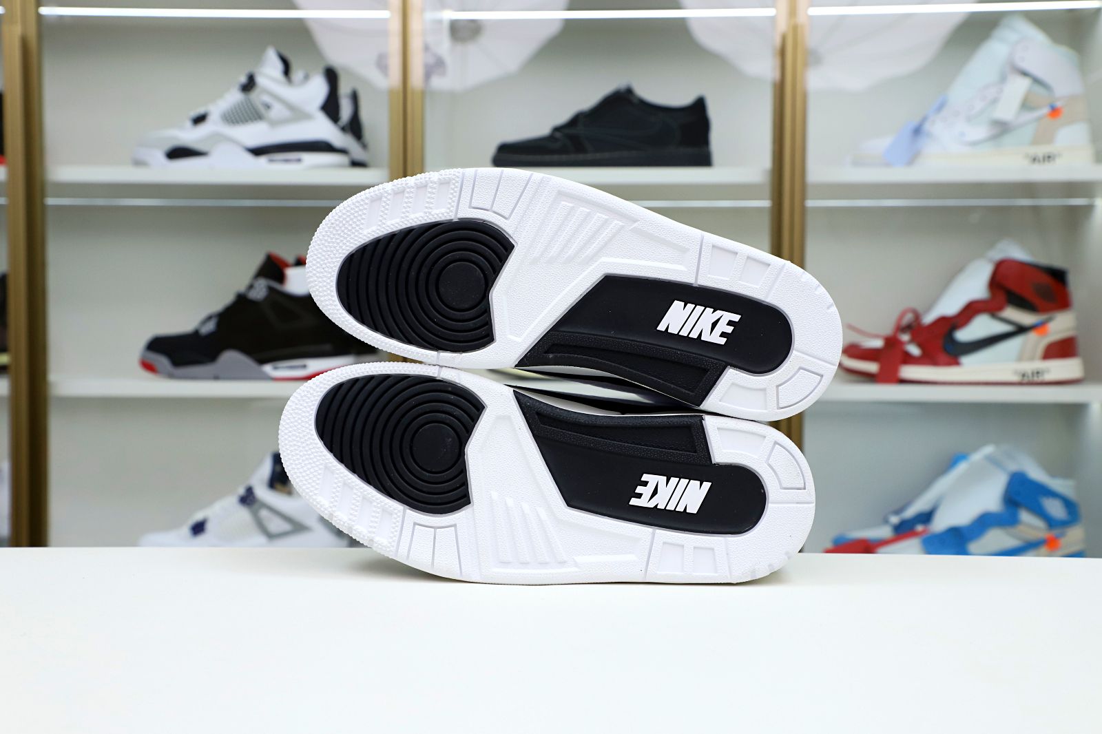 FRAGMENT DESIGN X AIR JORDAN 3 RETRO SP 