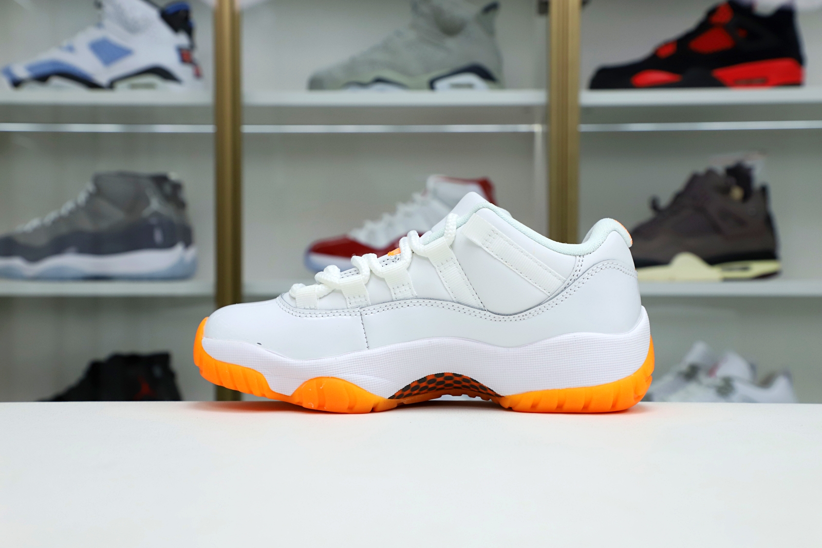 WMNS AIR JORDAN 11 RETRO LOW 