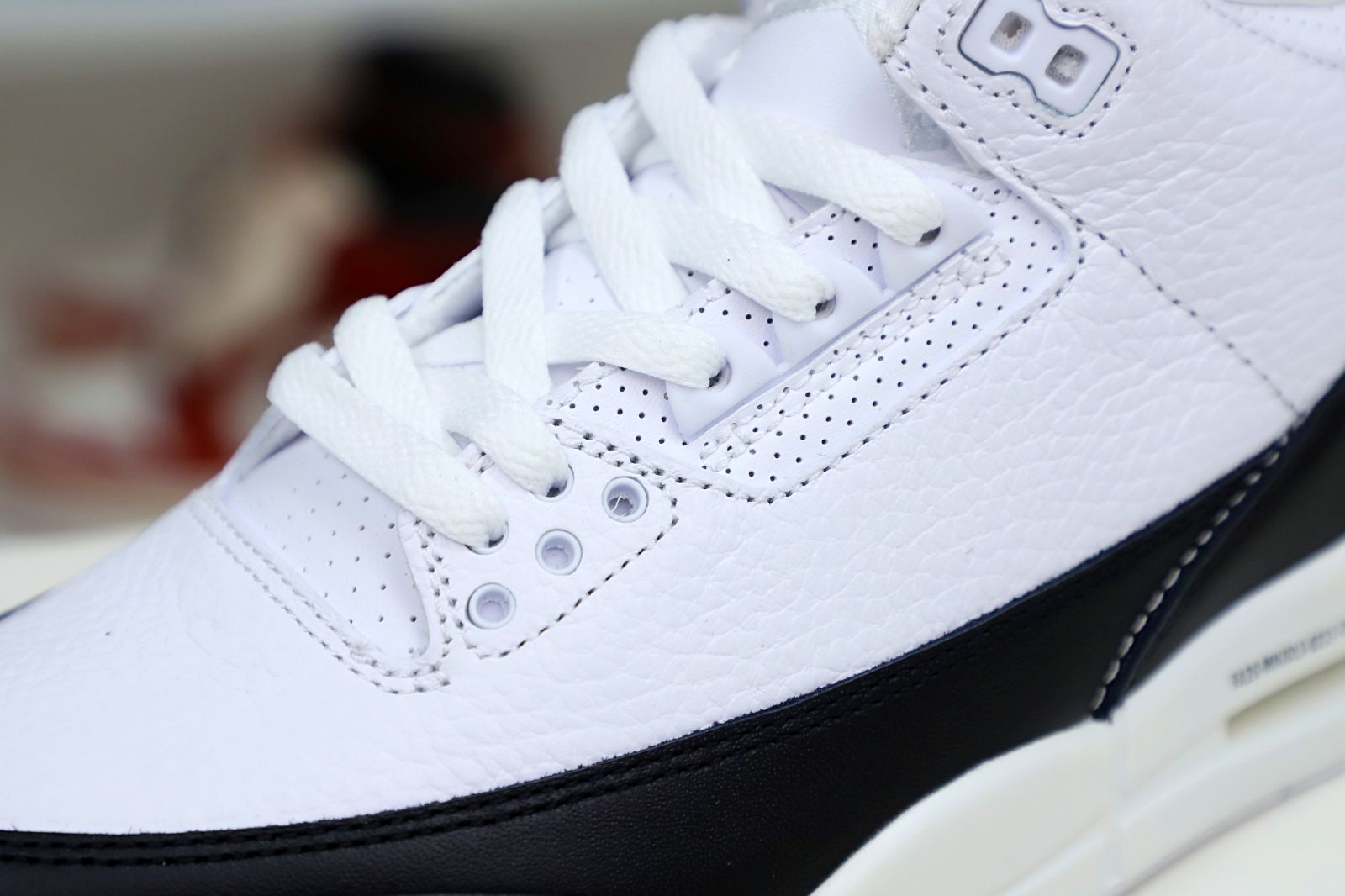 FRAGMENT DESIGN X AIR JORDAN 3 RETRO SP 