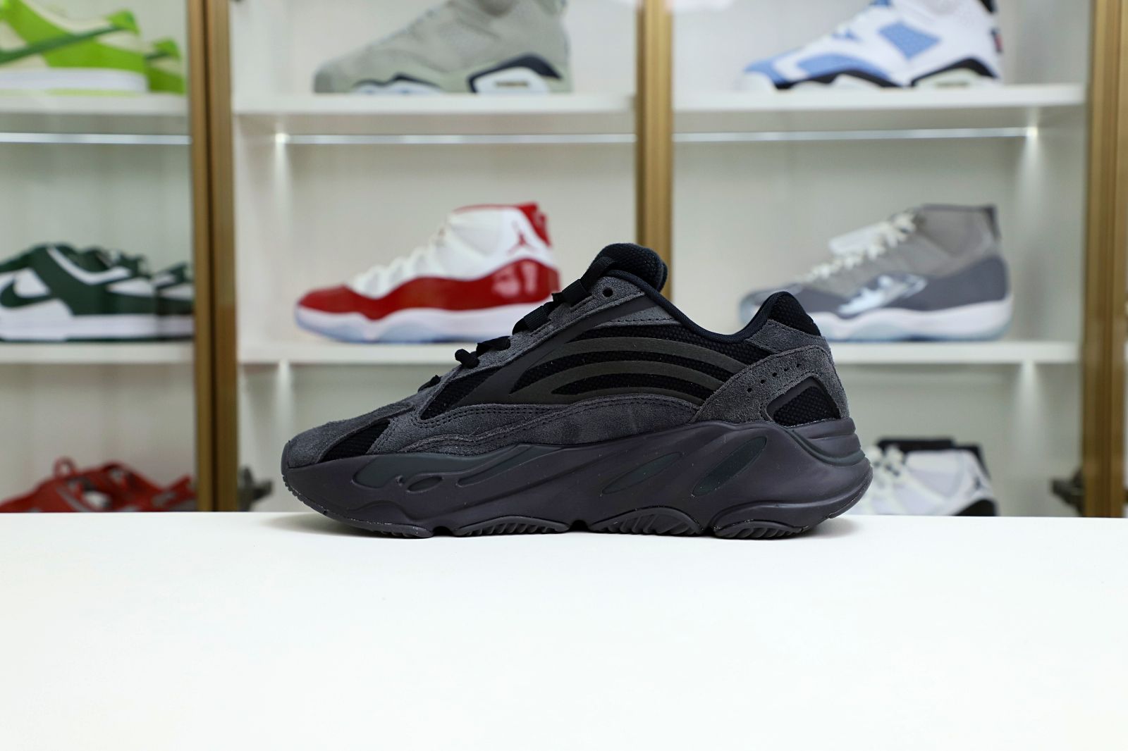 Yeezy Boost 700 V2 Vanta 2019